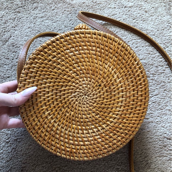 T.J.Maxx rattan crossbody bag - Picture 3 of 6